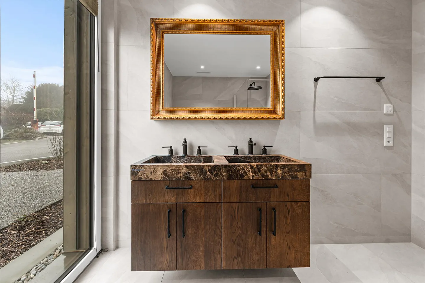 Vivere modernamente con vista sulle Alpi - Foto 12 di 19