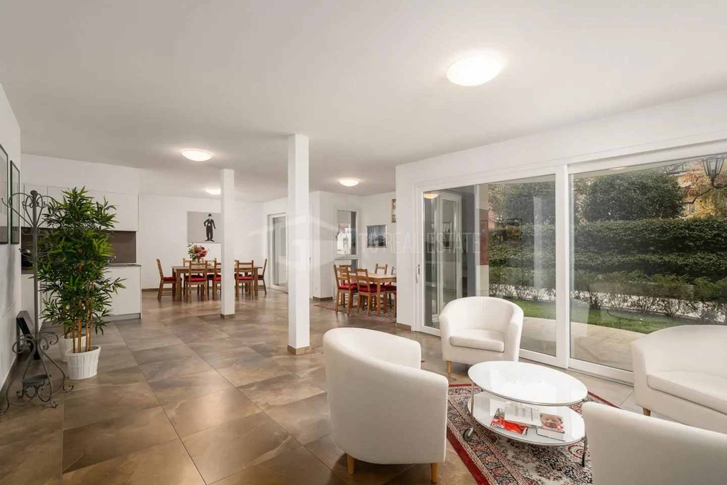 ELEGANZ UND KOMFORT: MÖBLIERTE ZWEI-ZIMMER-WOHNUNG - Foto 9 von 9