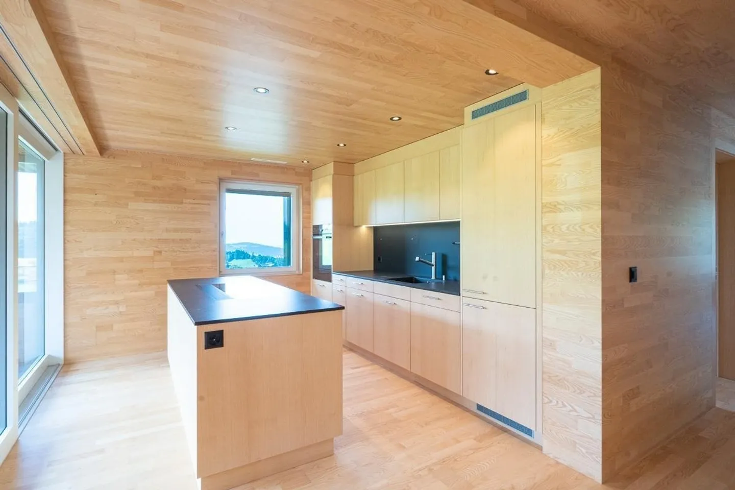 Hochwertige 4.5-Zi. Wohnung mit Loggia & Weitblick - Foto 2 von 12