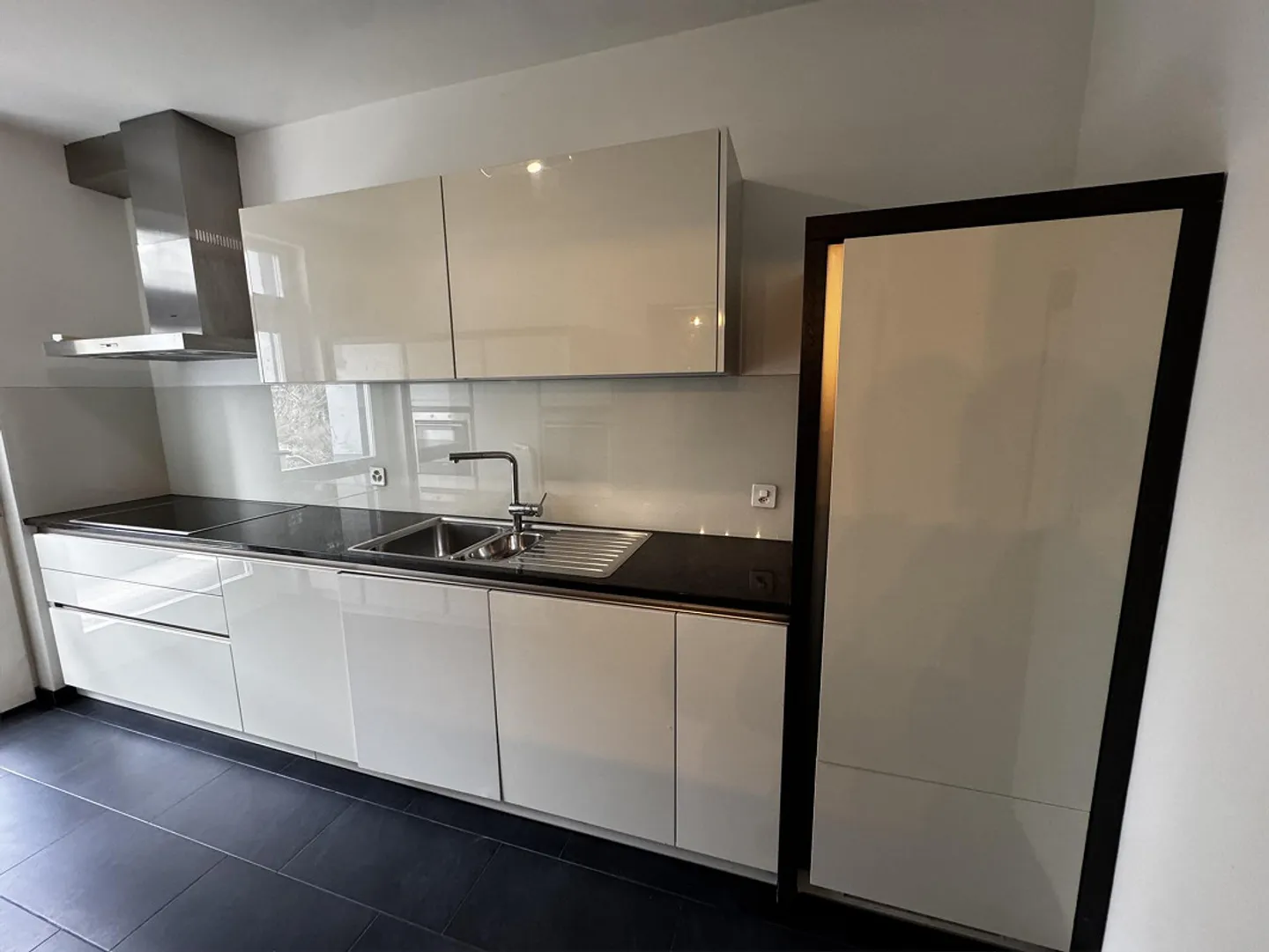 Townhouse next to Roche - Photo 4 of 26