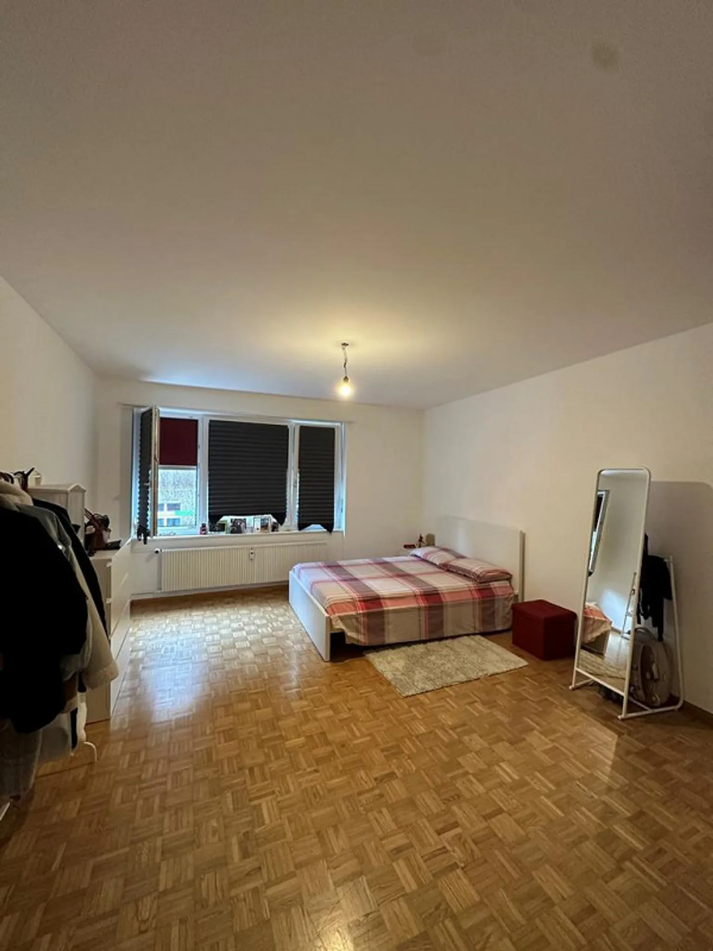 Appartement moderne de 3 pièces avec balcon - Photo 2 sur 8