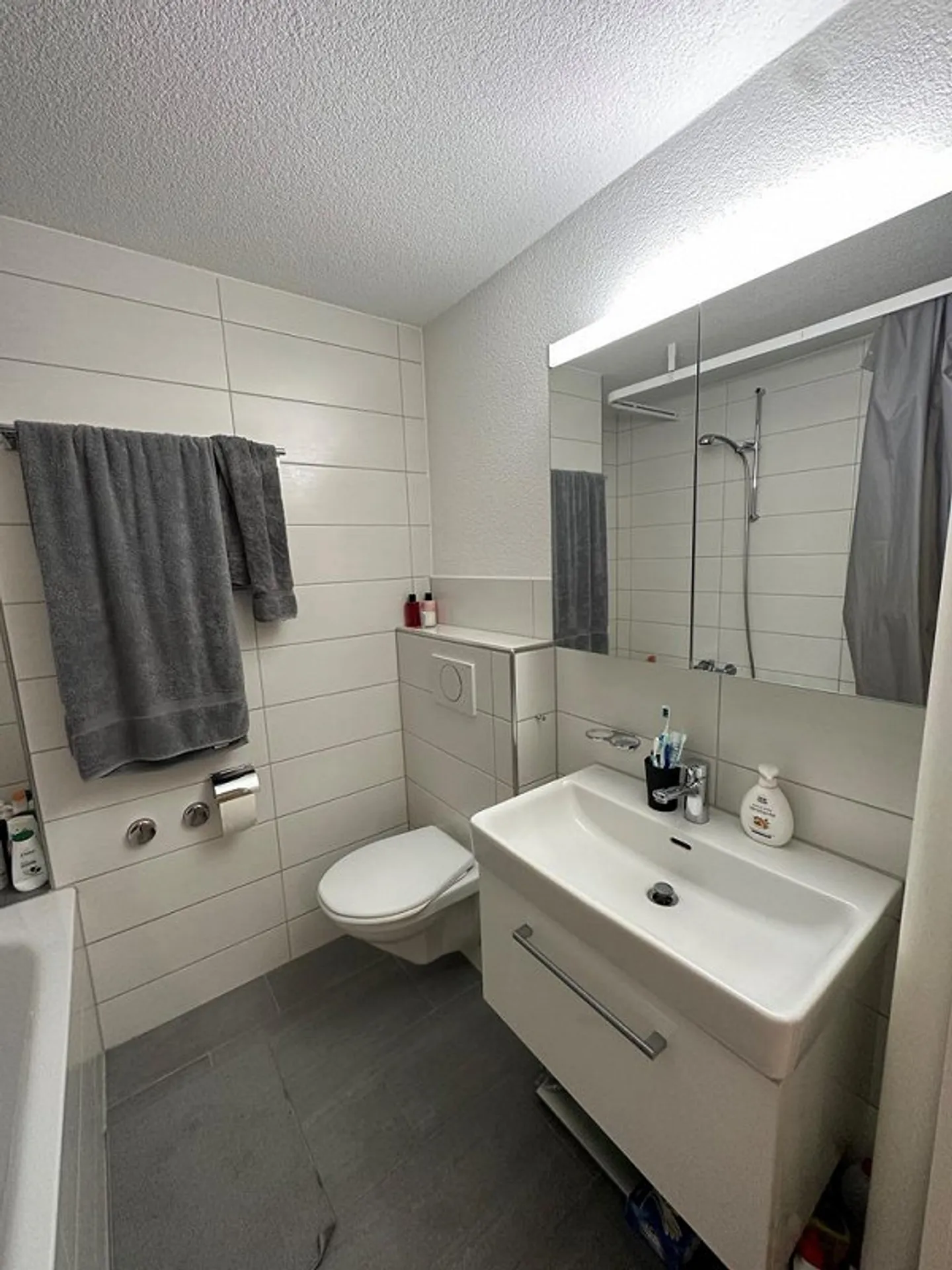 Appartement moderne de 3 pièces avec balcon - Photo 6 sur 8