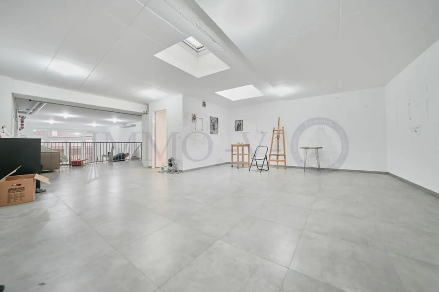 AMPIO SPAZIO COMMERCIALE CON POSIZIONE IDEALE - Foto 1 di 7