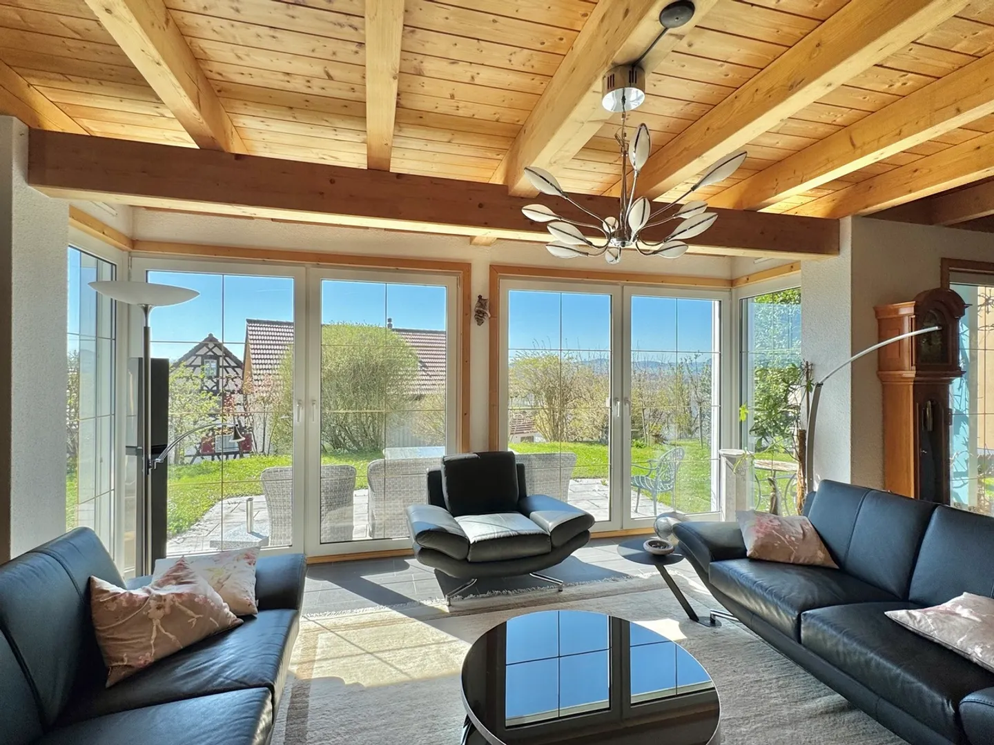 Casa unifamiliare da sogno con vista - Foto 2 di 12