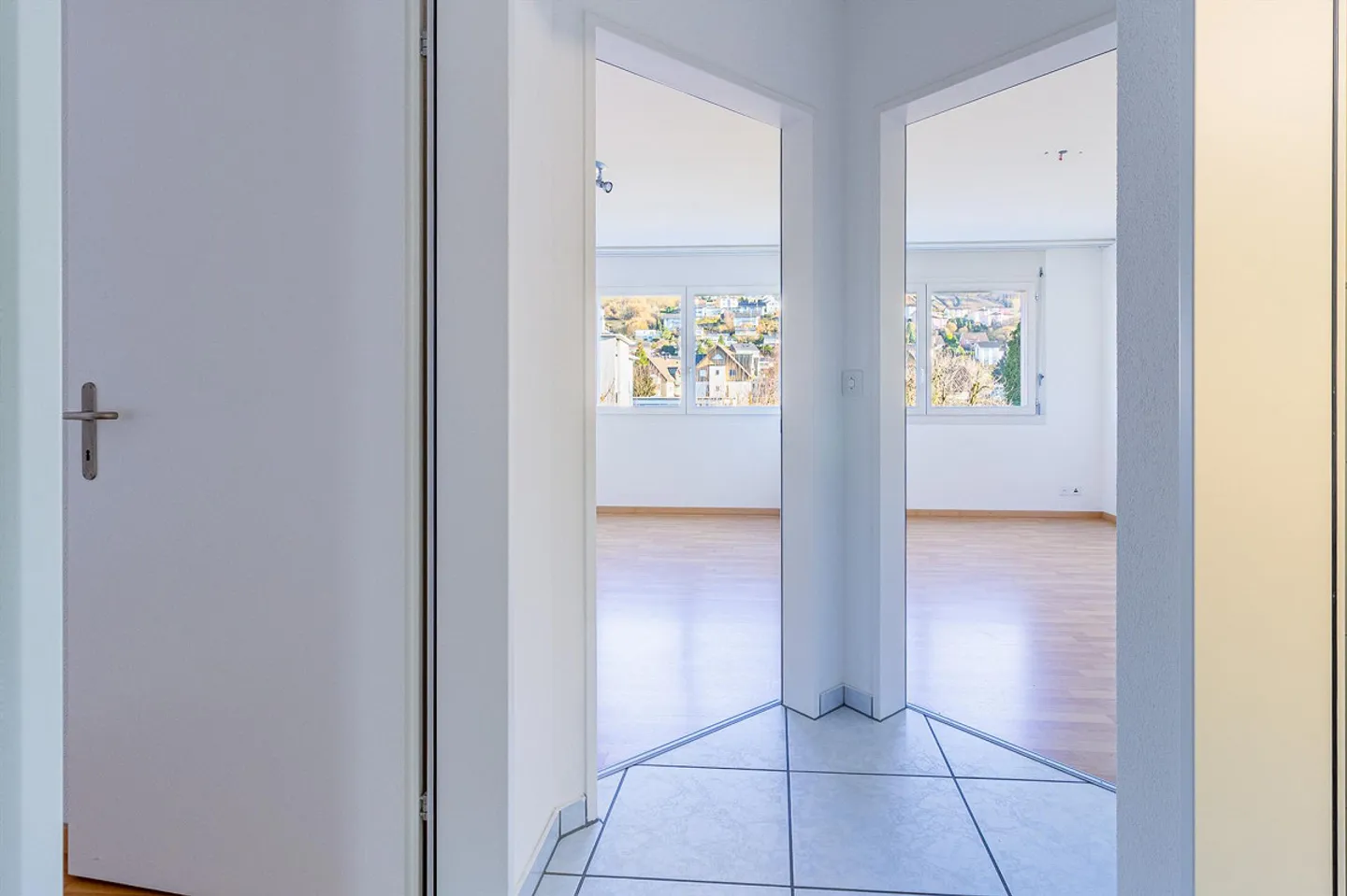 Charming 4.5-room maisonette apartment with hobby room near Rotsee - Photo 6 of 12