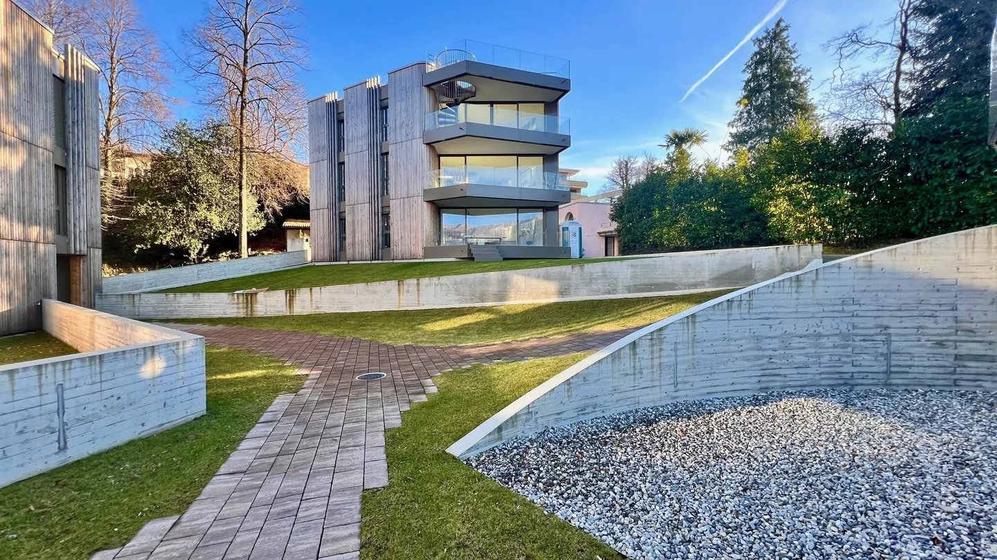 Appartamento moderno con vista lago - Foto 1 di 6