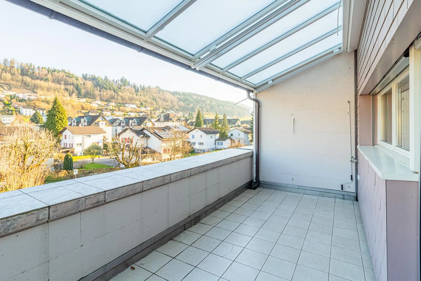 Charming 4.5-room maisonette apartment with hobby room near Rotsee - Photo 7 of 12