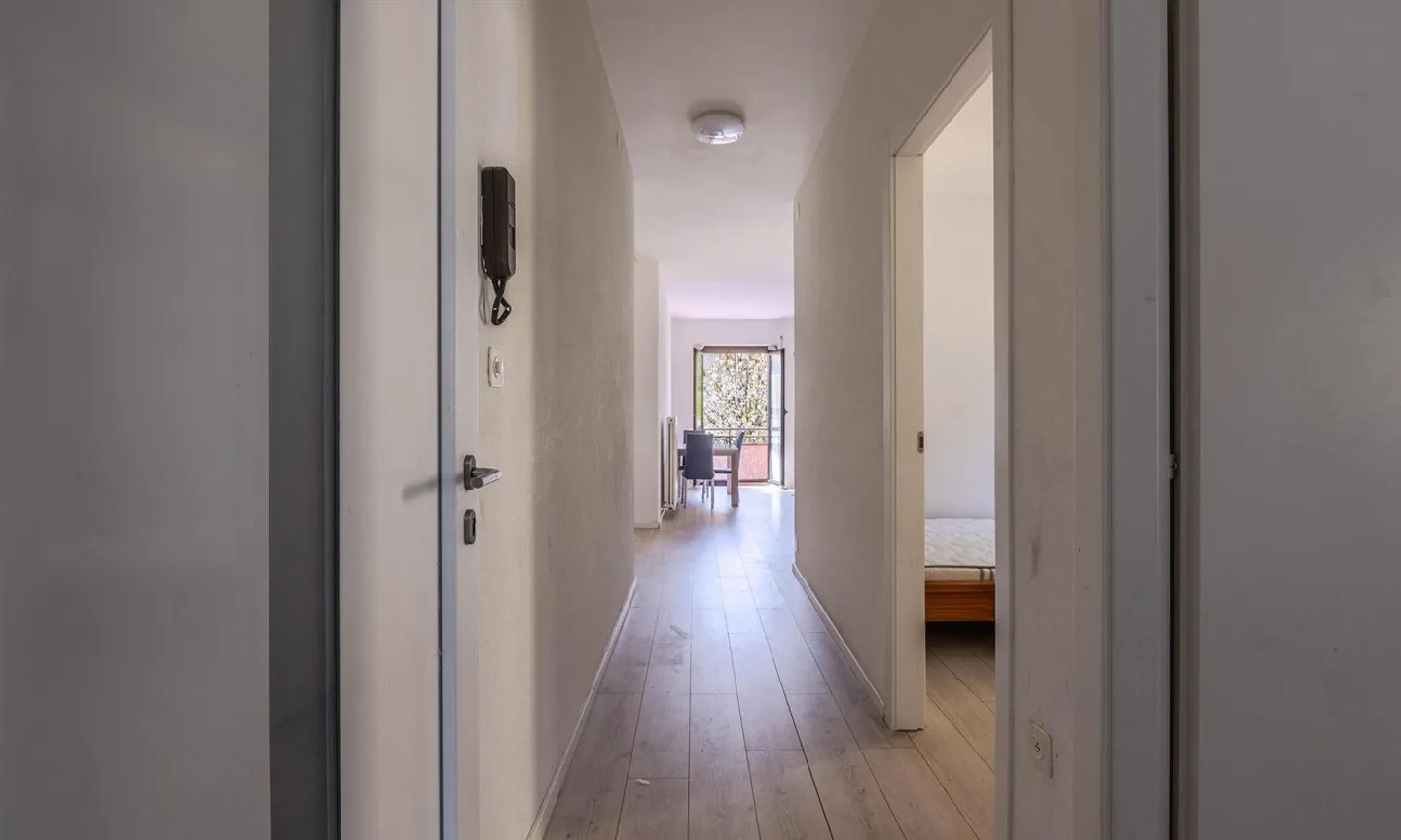 SPLENDID 3.5 ROOM APARTMENT IN CENTRAL DISTRICT LUGANO - Photo 9 of 9