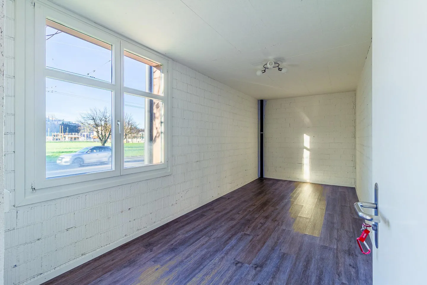 Charming 4.5-room maisonette apartment with hobby room near Rotsee - Photo 11 of 12