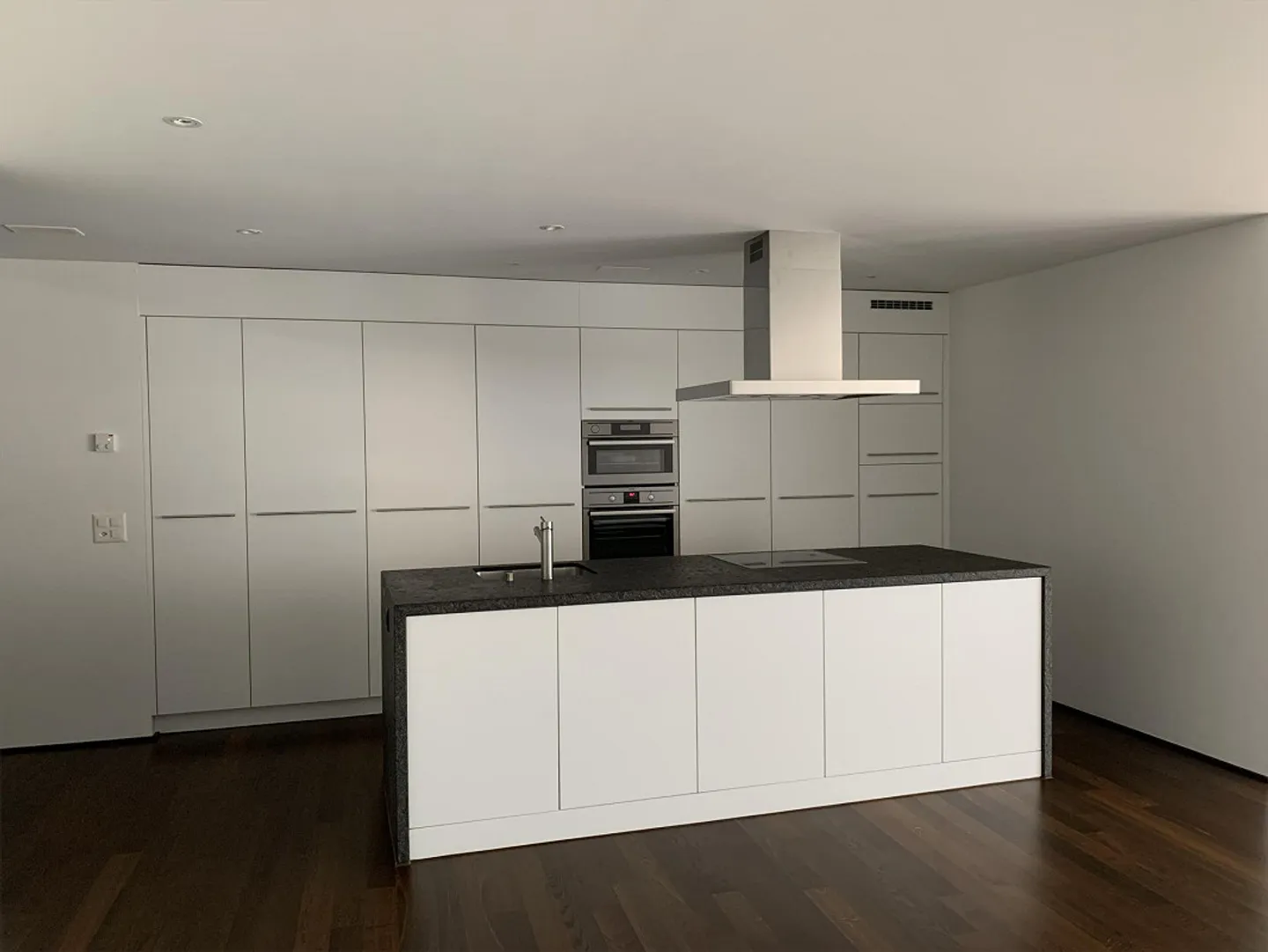 Moderne 4.5-Zimmer Wohnung - Foto 2 von 7