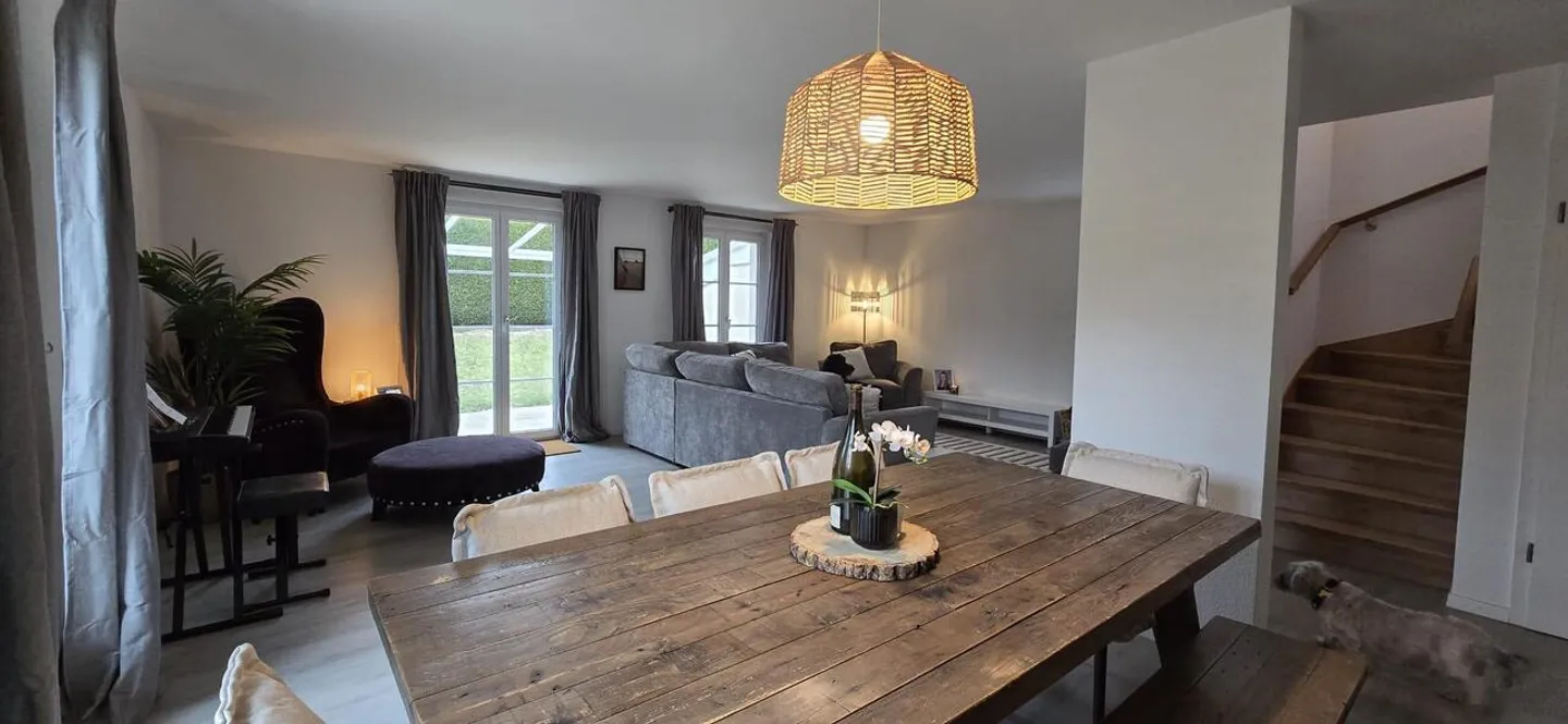 Maison de ville charmante avec 5,5 pièces - Photo 2 sur 9