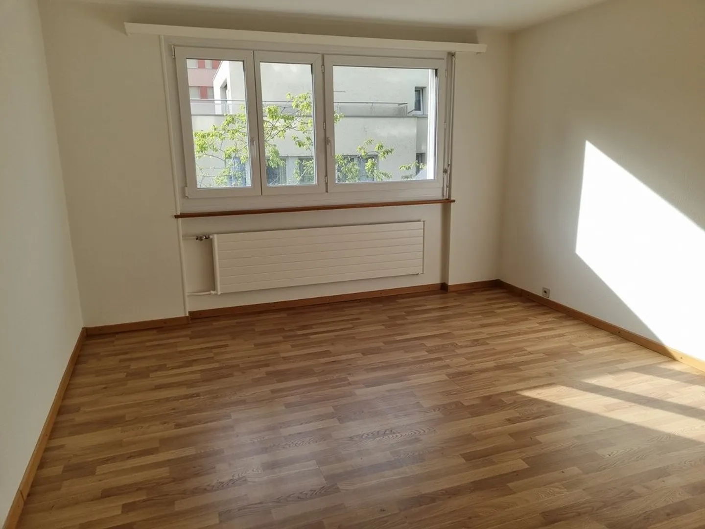 Wohnung mit 3 Zimmern im Erdgeschoss West - Foto 2 von 5
