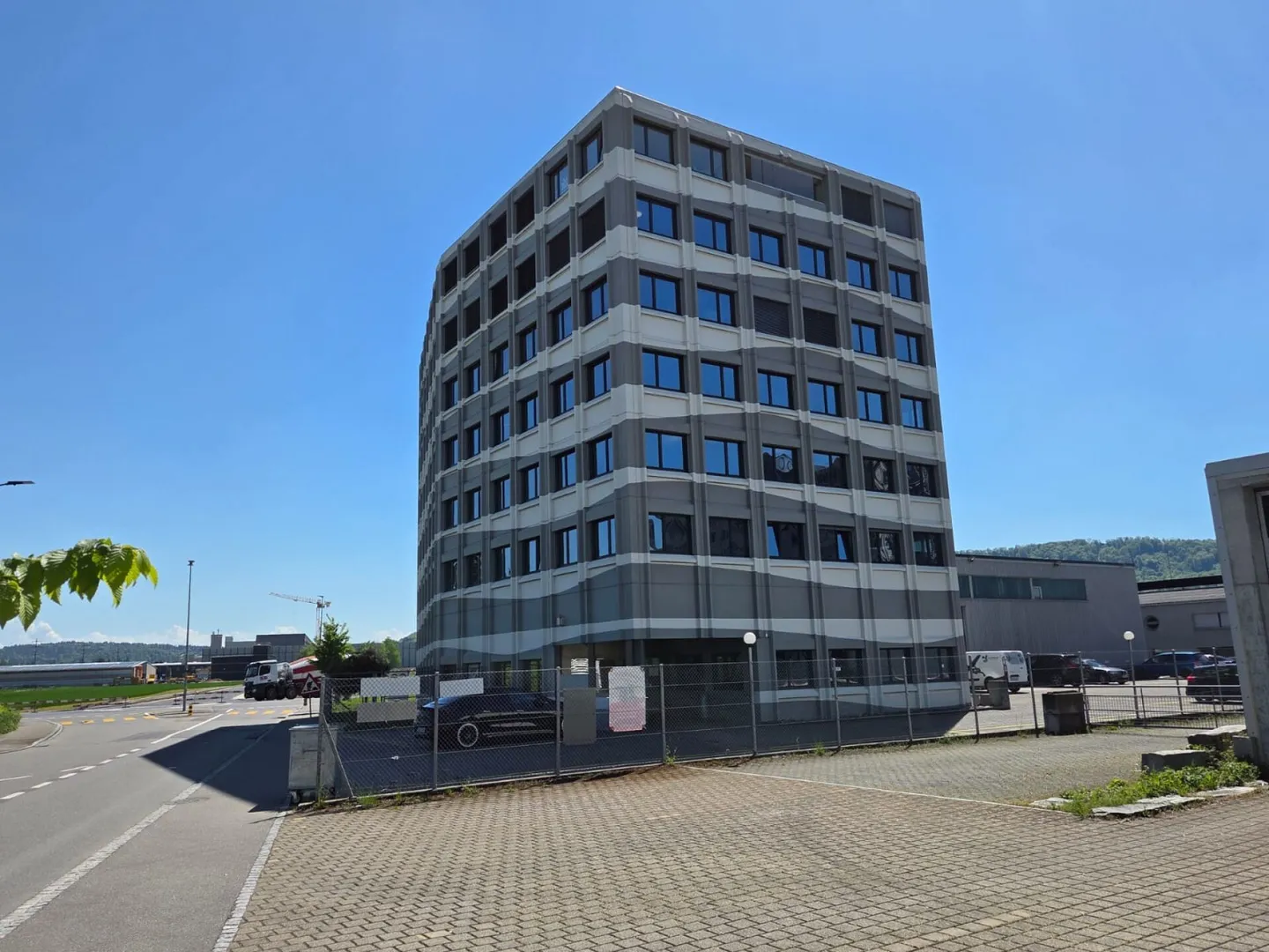 Attrazione ufficio e spazio commerciale in una posizione privilegiata - Foto 1 di 5