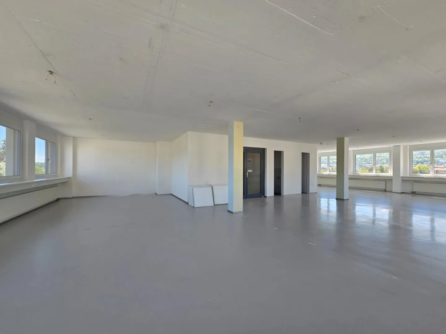 Attrazione ufficio e spazio commerciale in una posizione privilegiata - Foto 2 di 5