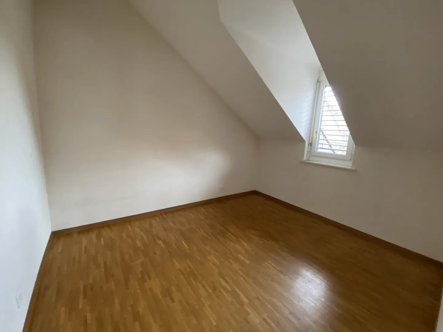 Schöner Duplex mit 4,5 Zimmern im 2. Stock - Foto 11 von 12