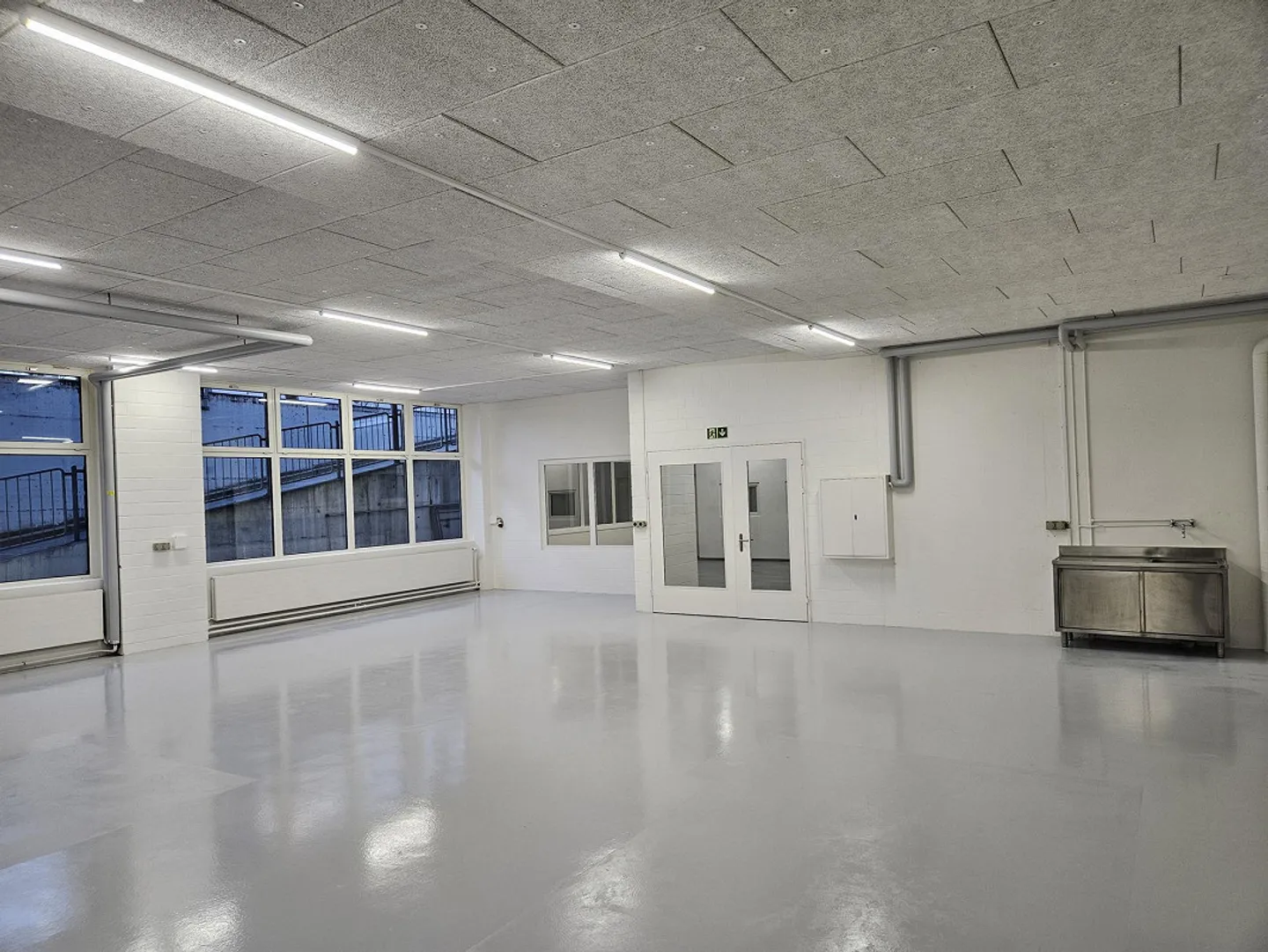 Espace commercial fraîchement rénové, atelier, zone de production - Photo 1 sur 20