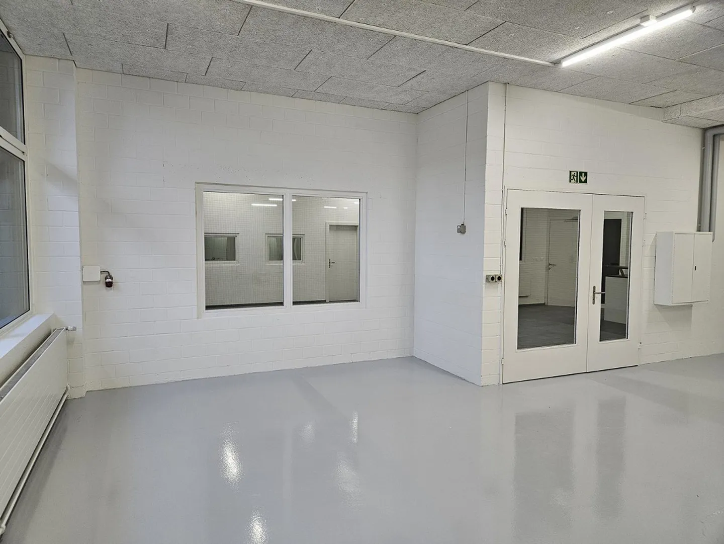 Espace commercial fraîchement rénové, atelier, zone de production - Photo 3 sur 20