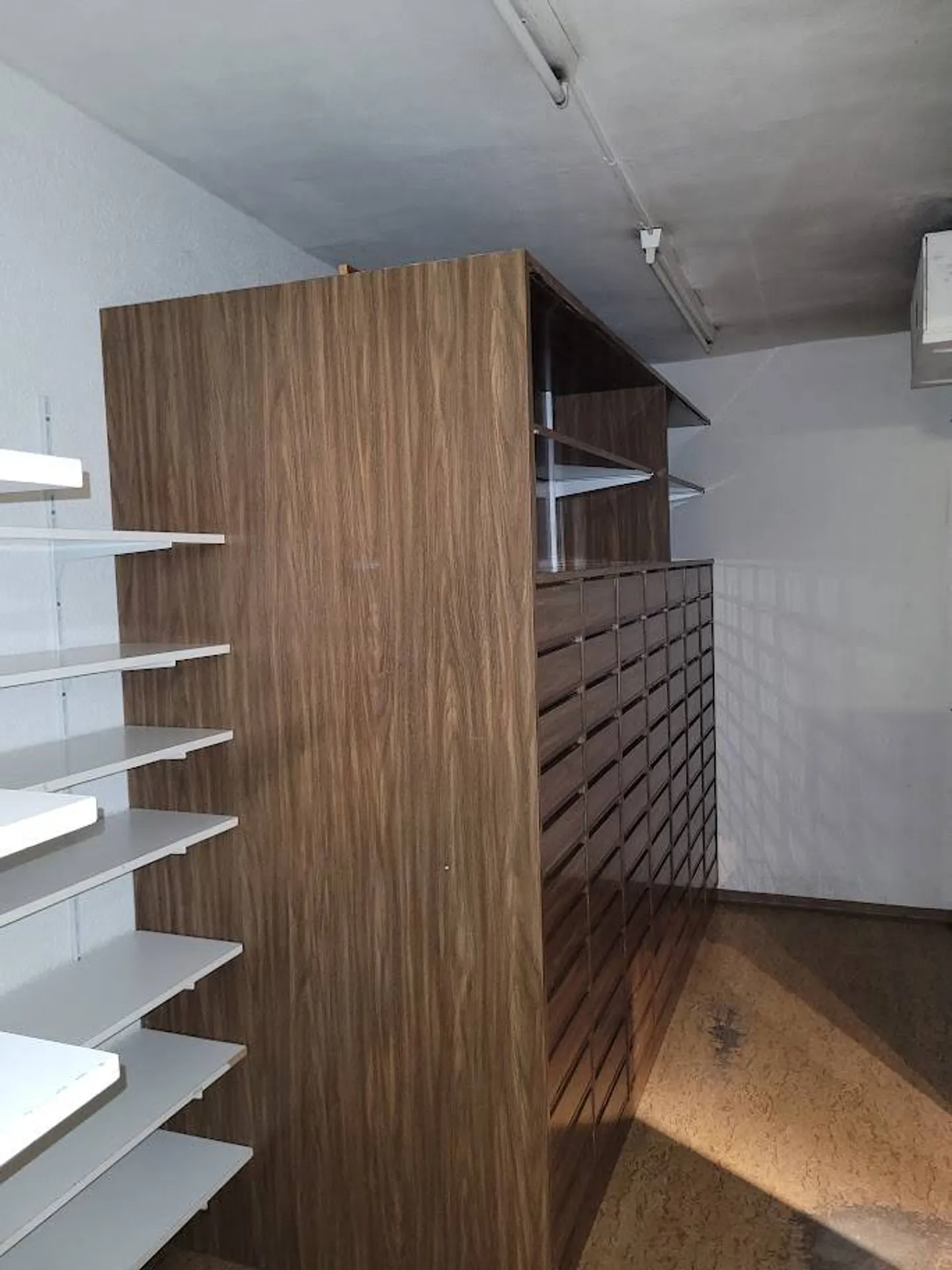 Commercial space on the ground floor - Photo 11 of 13