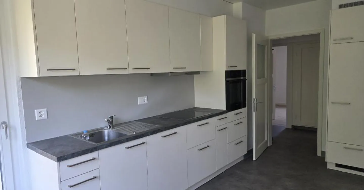 Wohnung in einem kleinen 3-stöckigen Gebäude. - Foto 1 von 10
