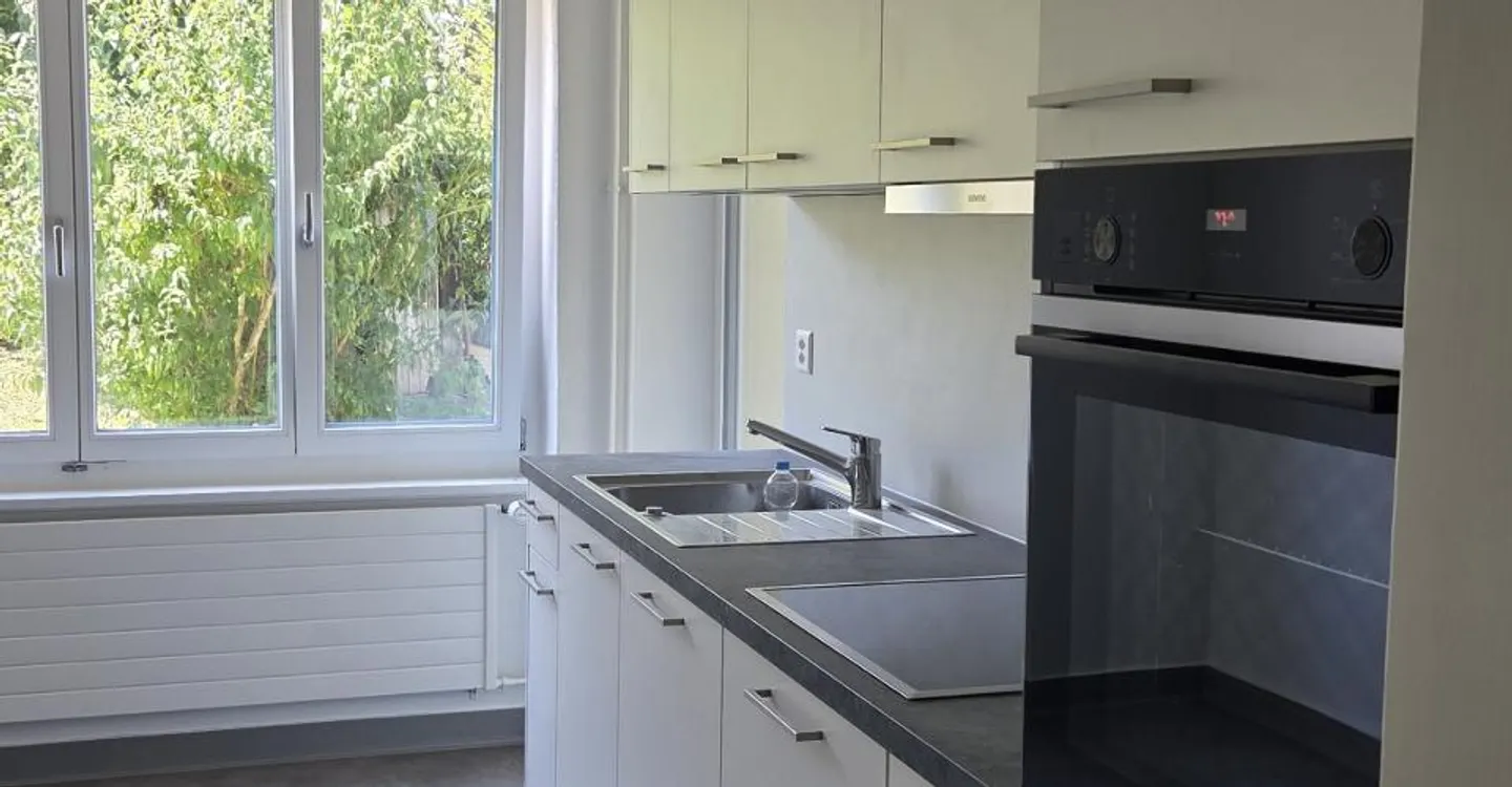 Wohnung in einem kleinen 3-stöckigen Gebäude. - Foto 3 von 10
