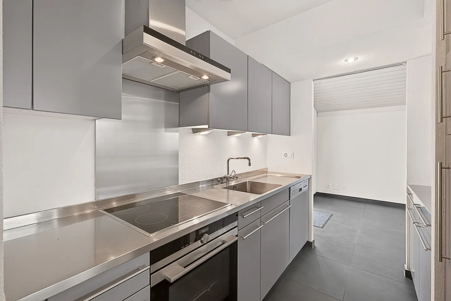 Propriété magnifique dans un quartier huppé de Lutry, avec vue sur le lac - Photo 15 sur 25