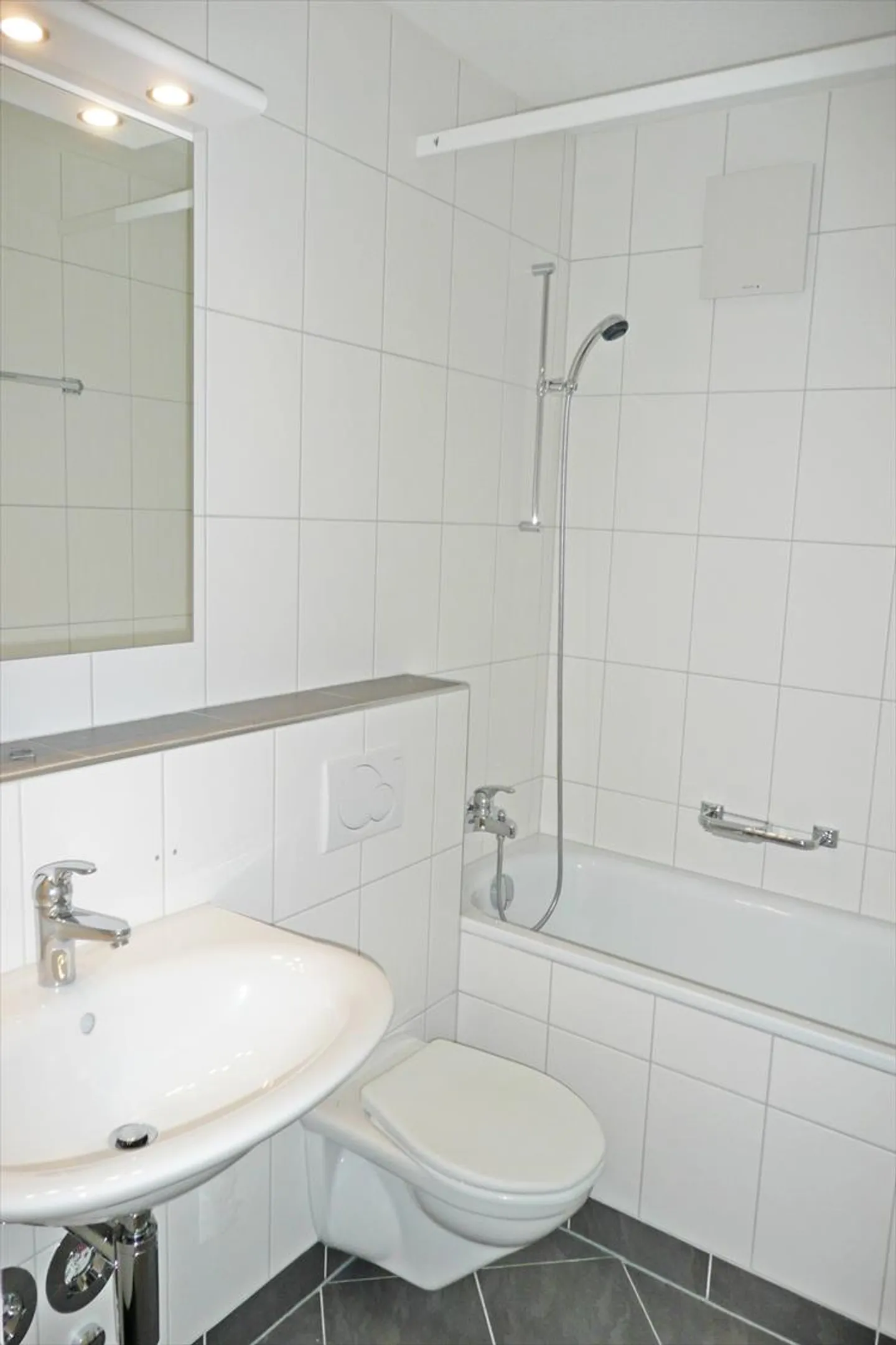 Beautiful and bright apartment in a quiet location - Photo 5 of 5