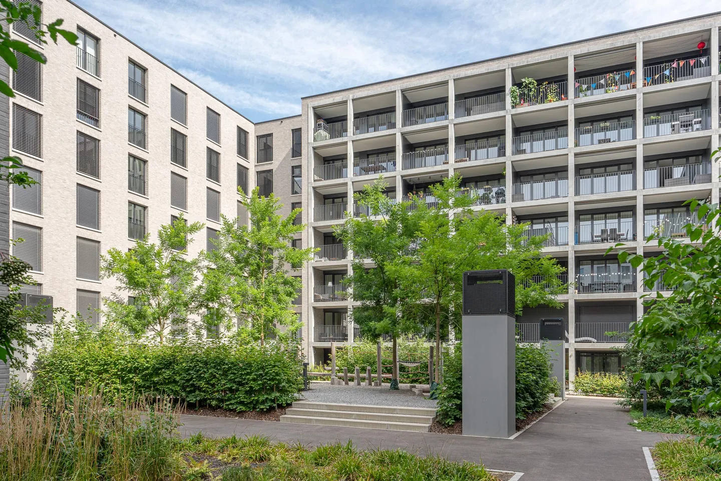 Modern Living in Bülach! - Photo 1 of 4