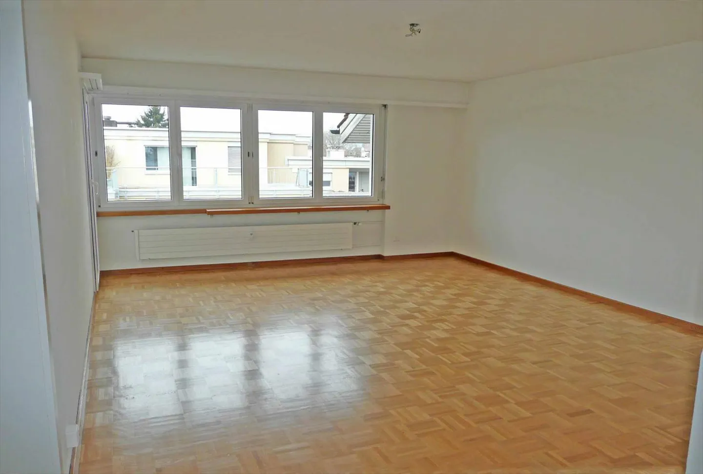 Beautiful and bright apartment in a quiet location - Photo 2 of 5