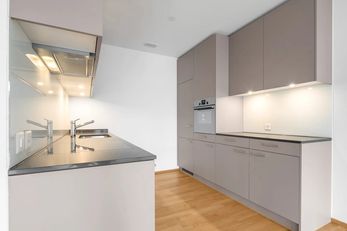 Modern Living in Bülach! - Photo 2 of 4