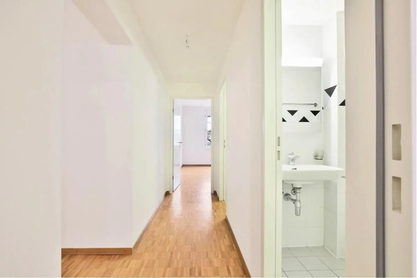Beautiful accommodation located in the Eaux-Vives district - Photo 6 of 11