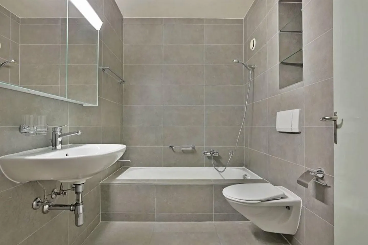 Beautiful accommodation located in the Eaux-Vives district - Photo 9 of 11