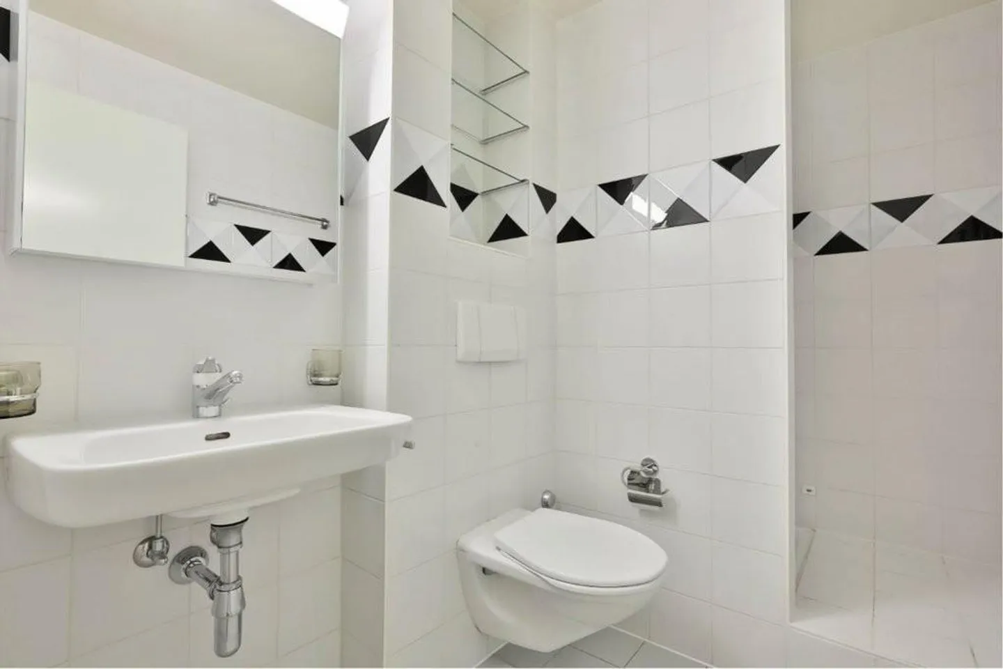 Beautiful accommodation located in the Eaux-Vives district - Photo 10 of 11