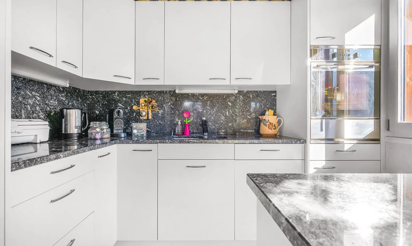 Charming chalet with incomparable views in Ruschein GR - Photo 5 of 11