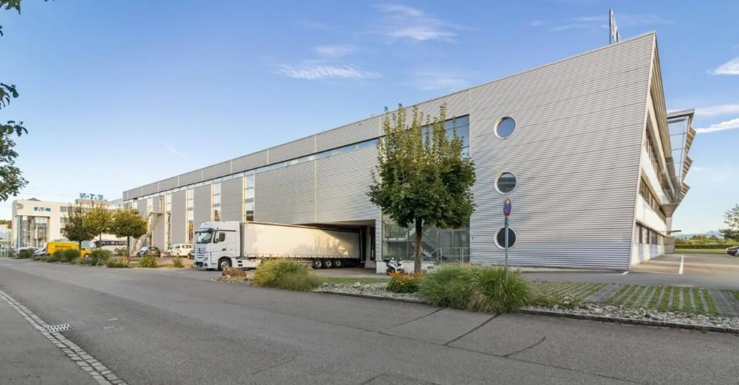Storage and production areas directly on the A1 - Photo 5 of 9