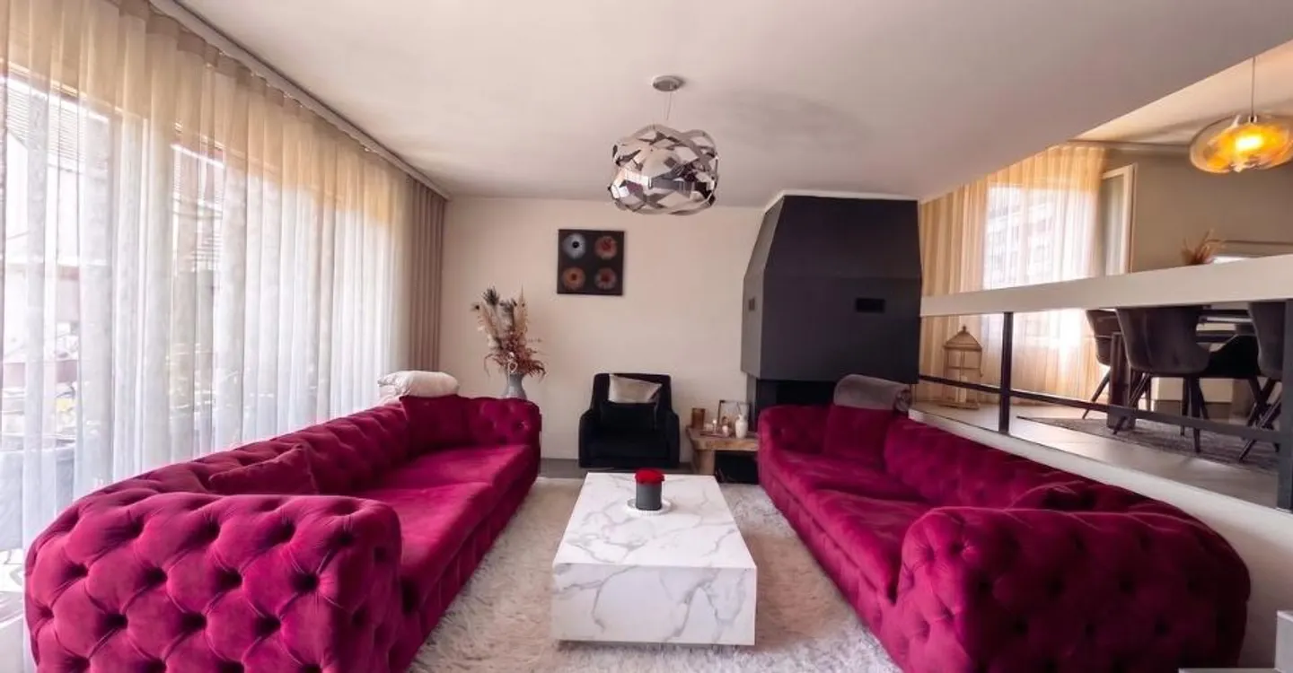Rare! Renovated triplex penthouse of 6 rooms, close to the center - Photo 6 of 12