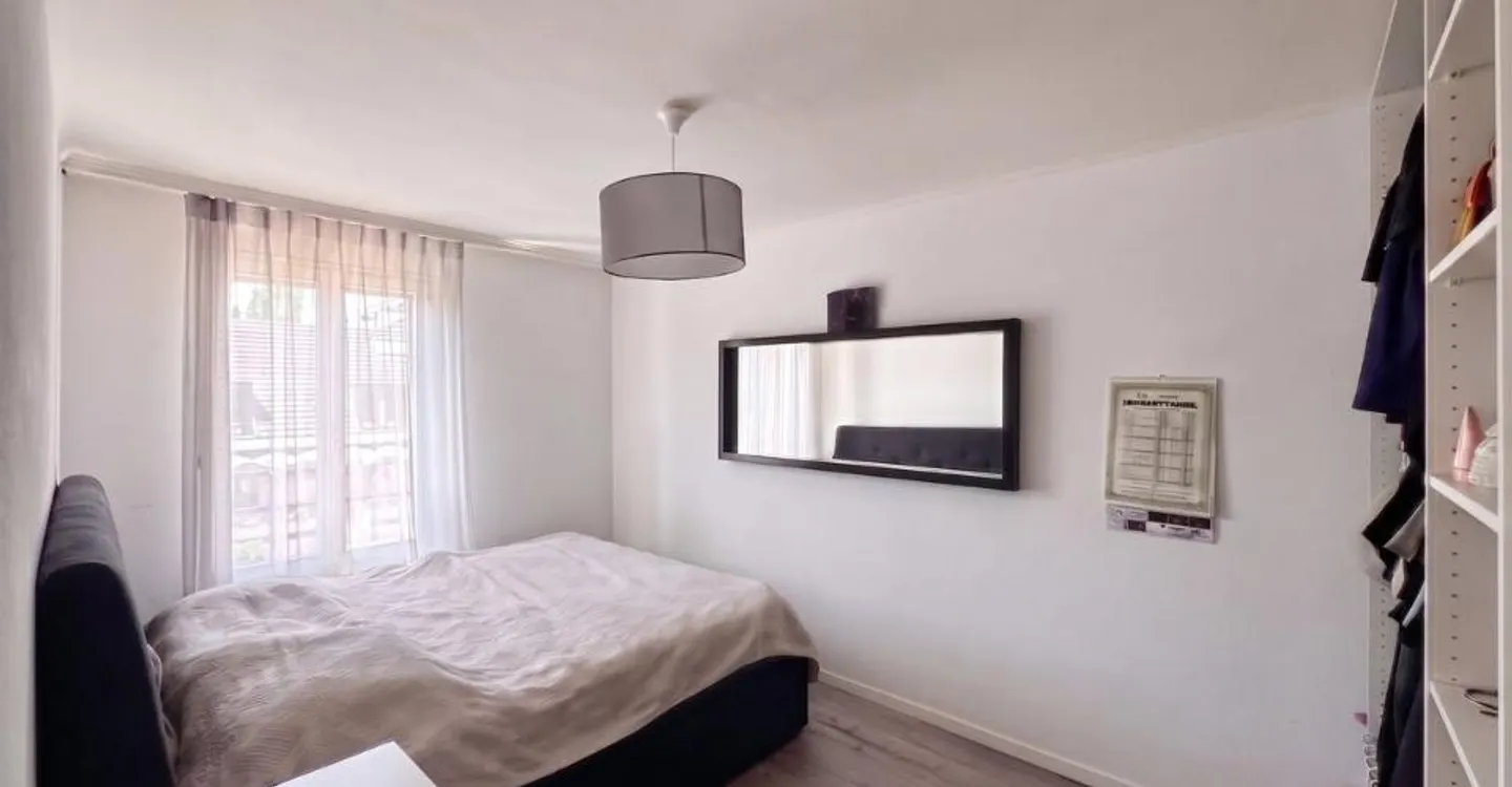 Rare! Renovated triplex penthouse of 6 rooms, close to the center - Photo 10 of 12