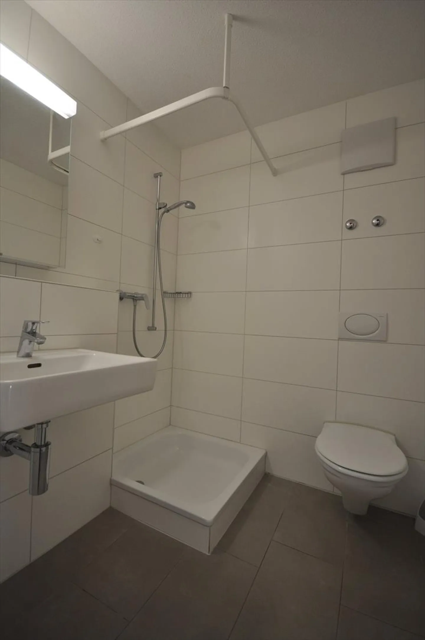 Appartement moderne au centre-ville - Photo 3 sur 4