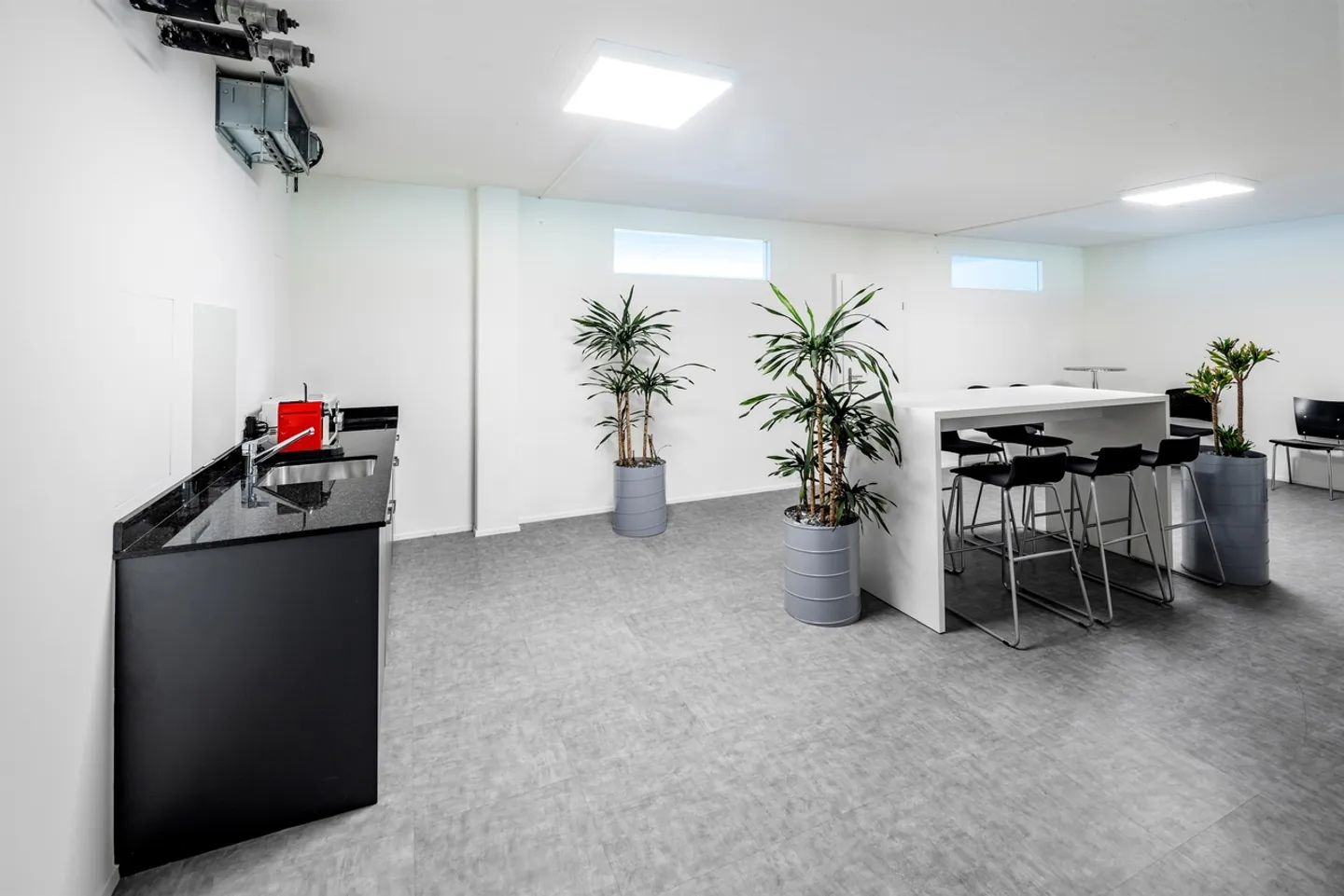 Direkt loslegen - ausgebauter Büroraum - Photo 3 of 4