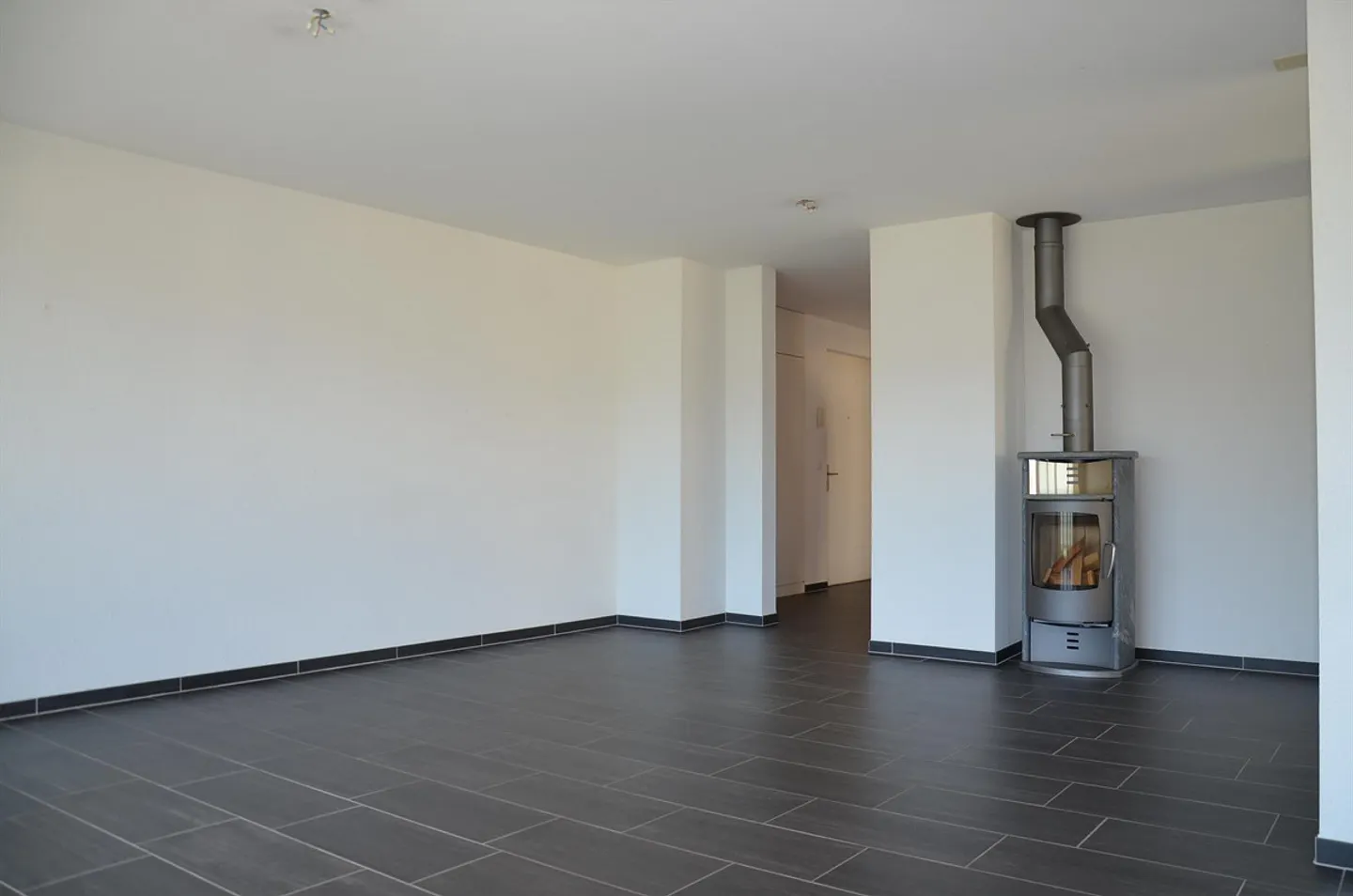 Bright family apartment with a view of greenery - Photo 4 of 14