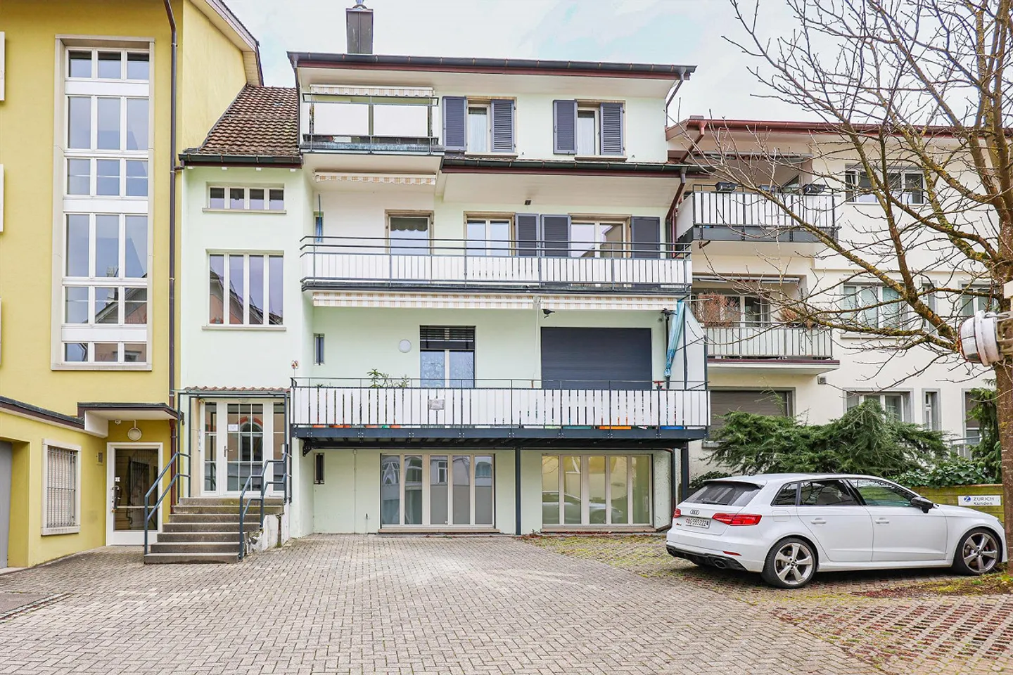 Attractive, fully renovated apartment in the heart of Wohlen - Photo 1 of 8
