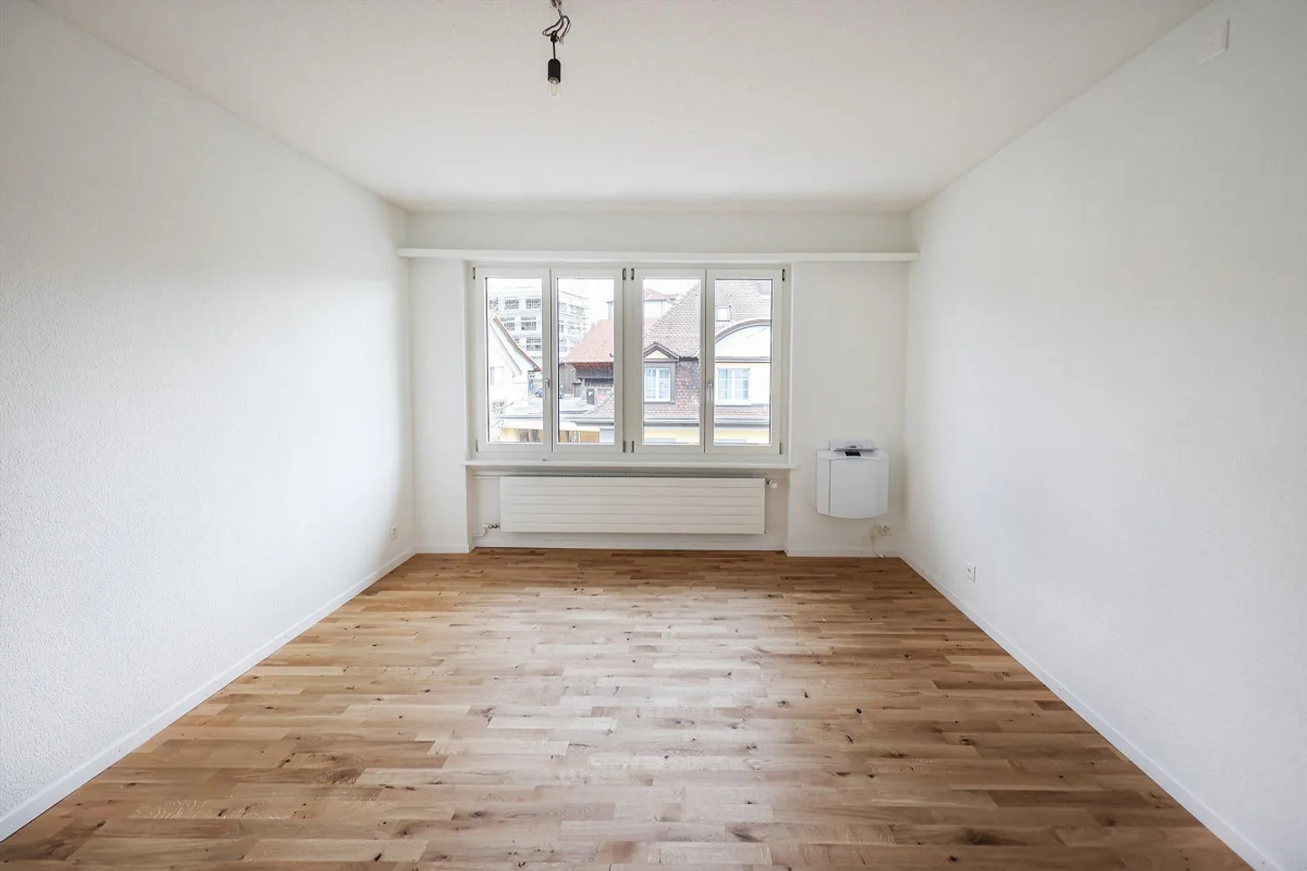 Attractive, fully renovated apartment in the heart of Wohlen - Photo 5 of 8