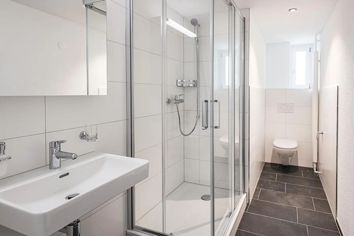 Attractive, fully renovated apartment in the heart of Wohlen - Photo 6 of 8