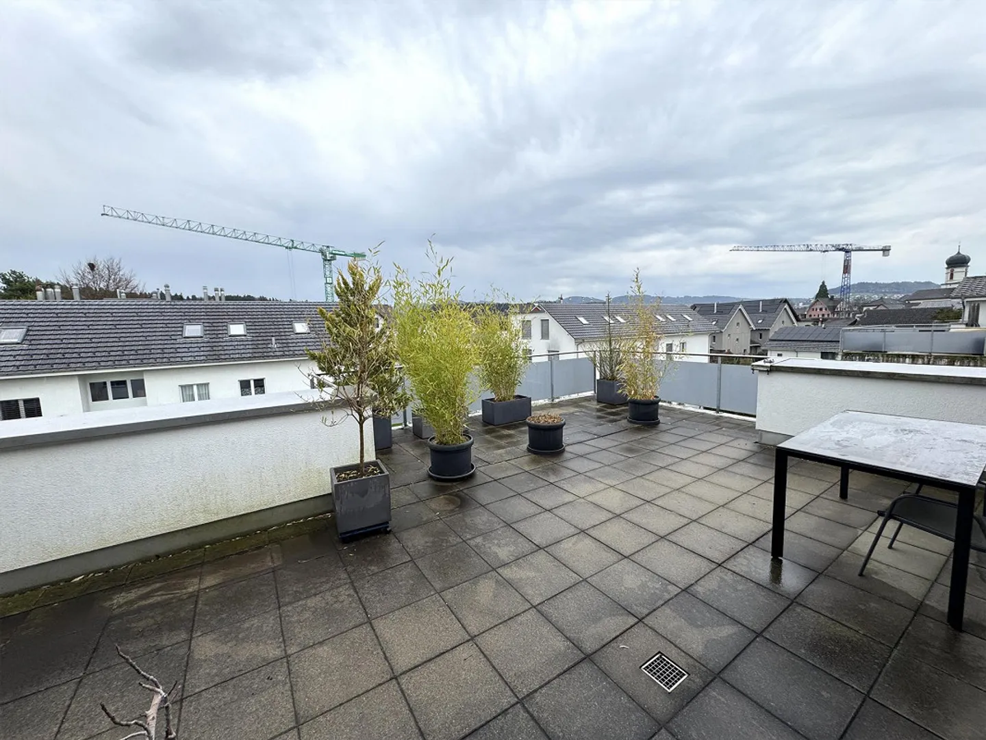 Ottimo attico di 2,5 stanze con grande terrazza - Foto 5 di 8