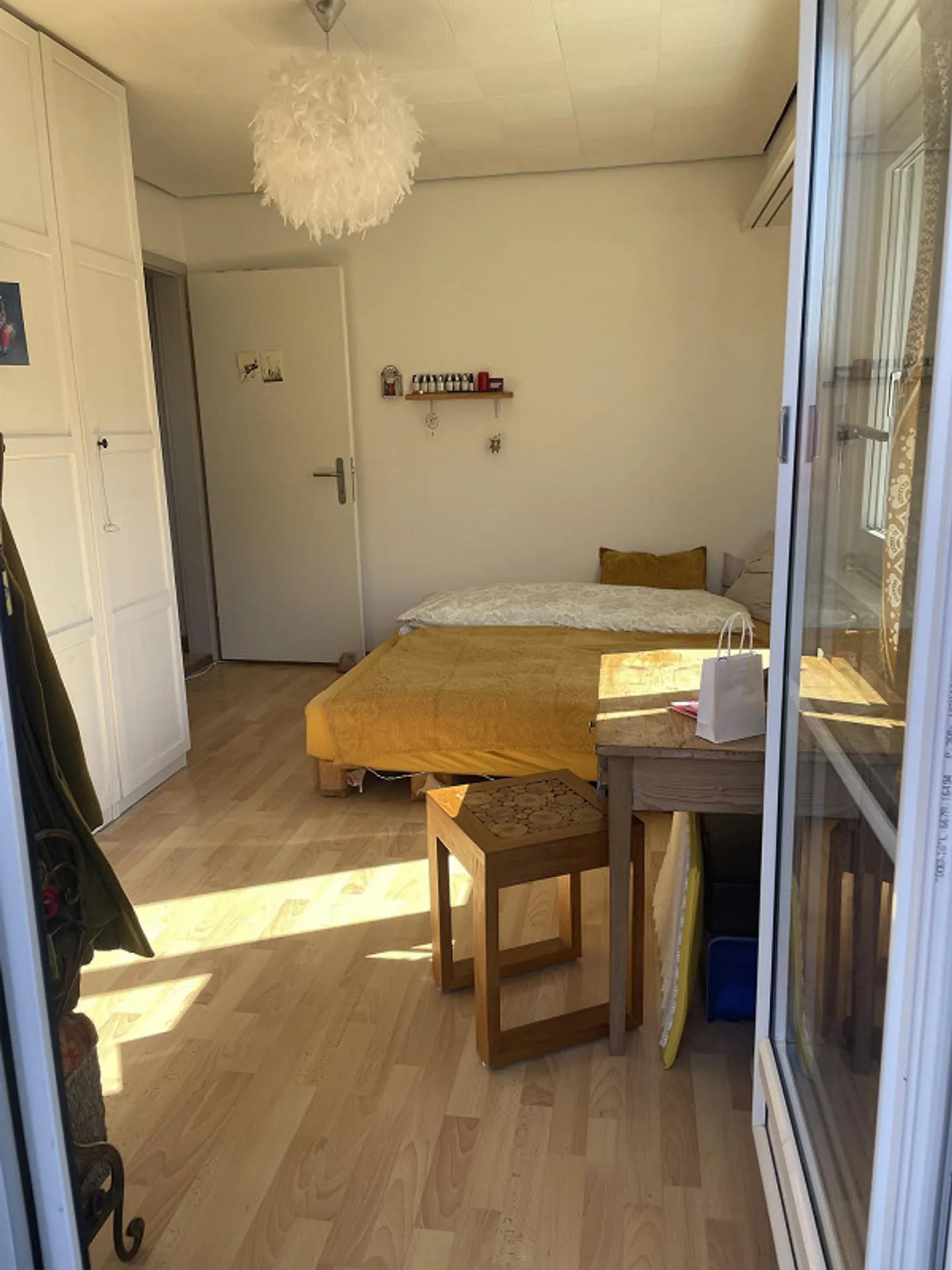 Charmante, lumineuse appartement de 2,5 pièces avec balcon et vue sur la montagne - Photo 11 sur 19