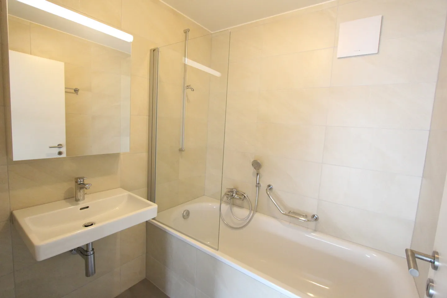 Apartment with 4.5 rooms for rent in Sierre - Photo 10 of 13