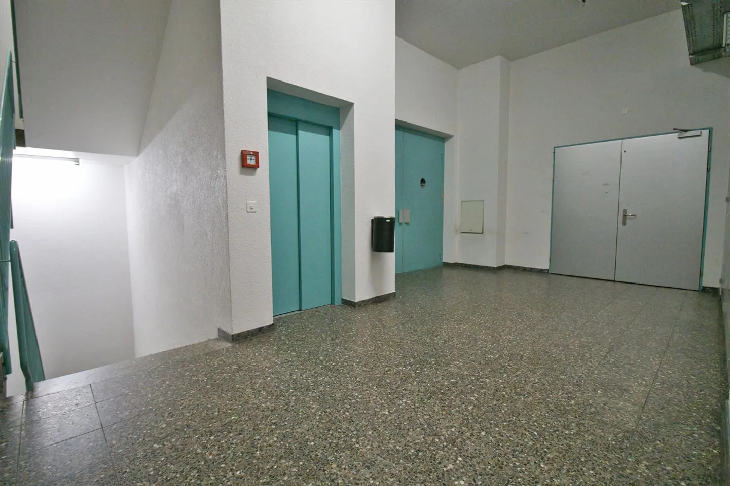 Bright, fully developed office and commercial spaces at a top price! - Photo 11 of 18