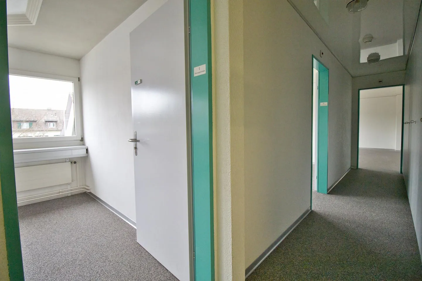 Bright, fully developed office and commercial spaces at a top price! - Photo 15 of 18