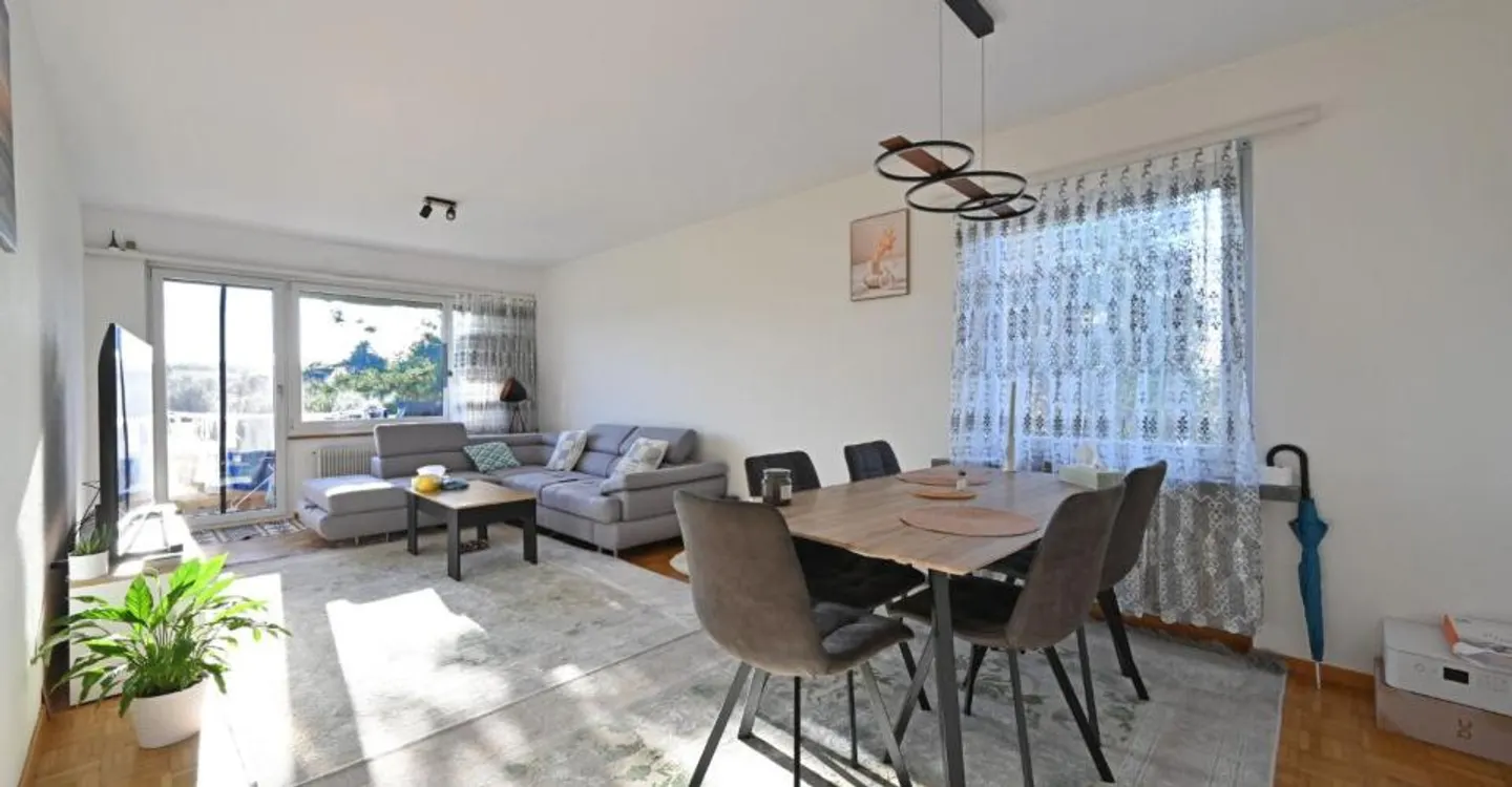 Appartement 3.5 pièces avec vue et place de parking - Photo 2 sur 9