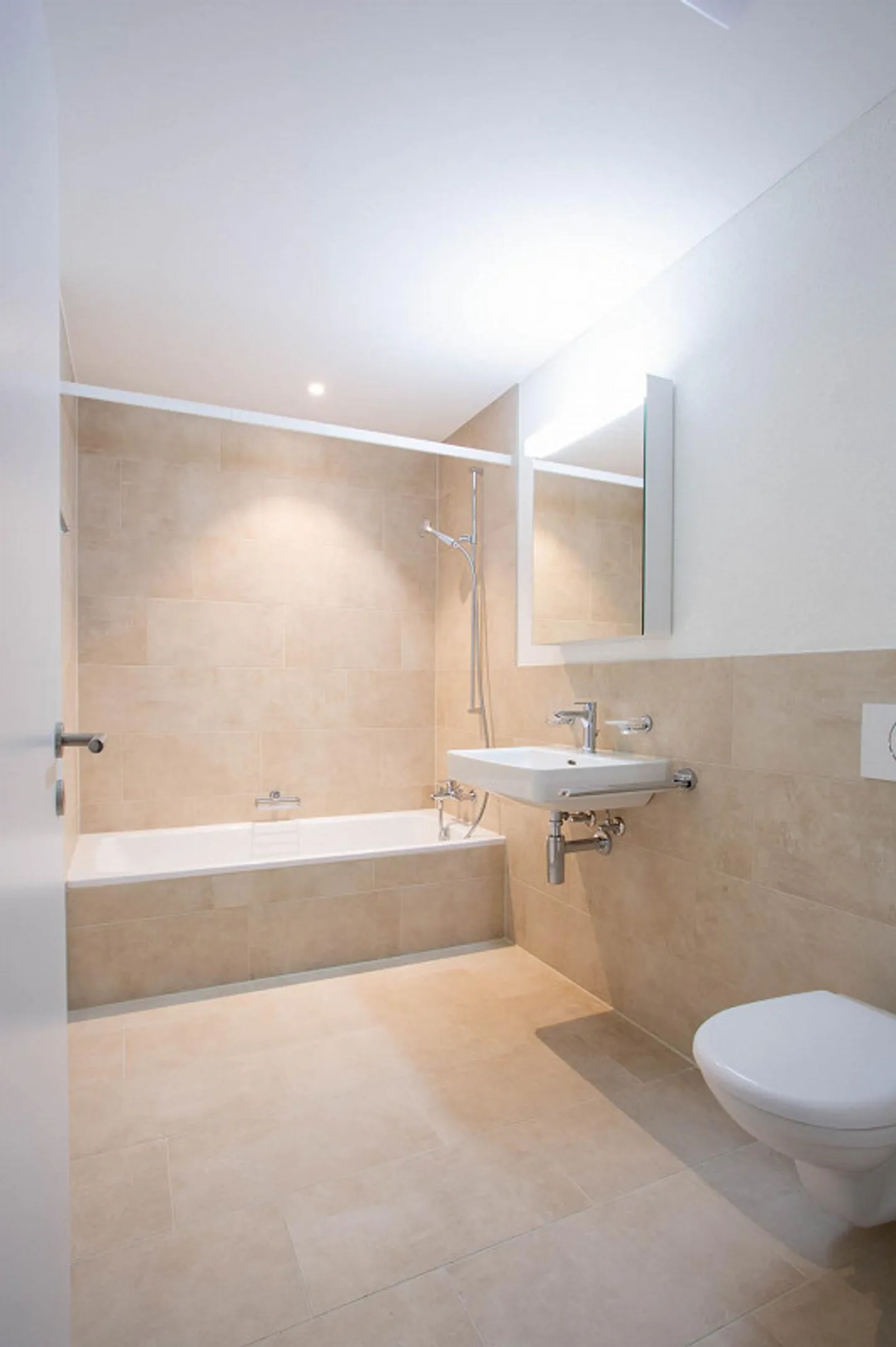 Top moderne 2.5 Zimmer-Wohnung im Grünen - Foto 4 von 7