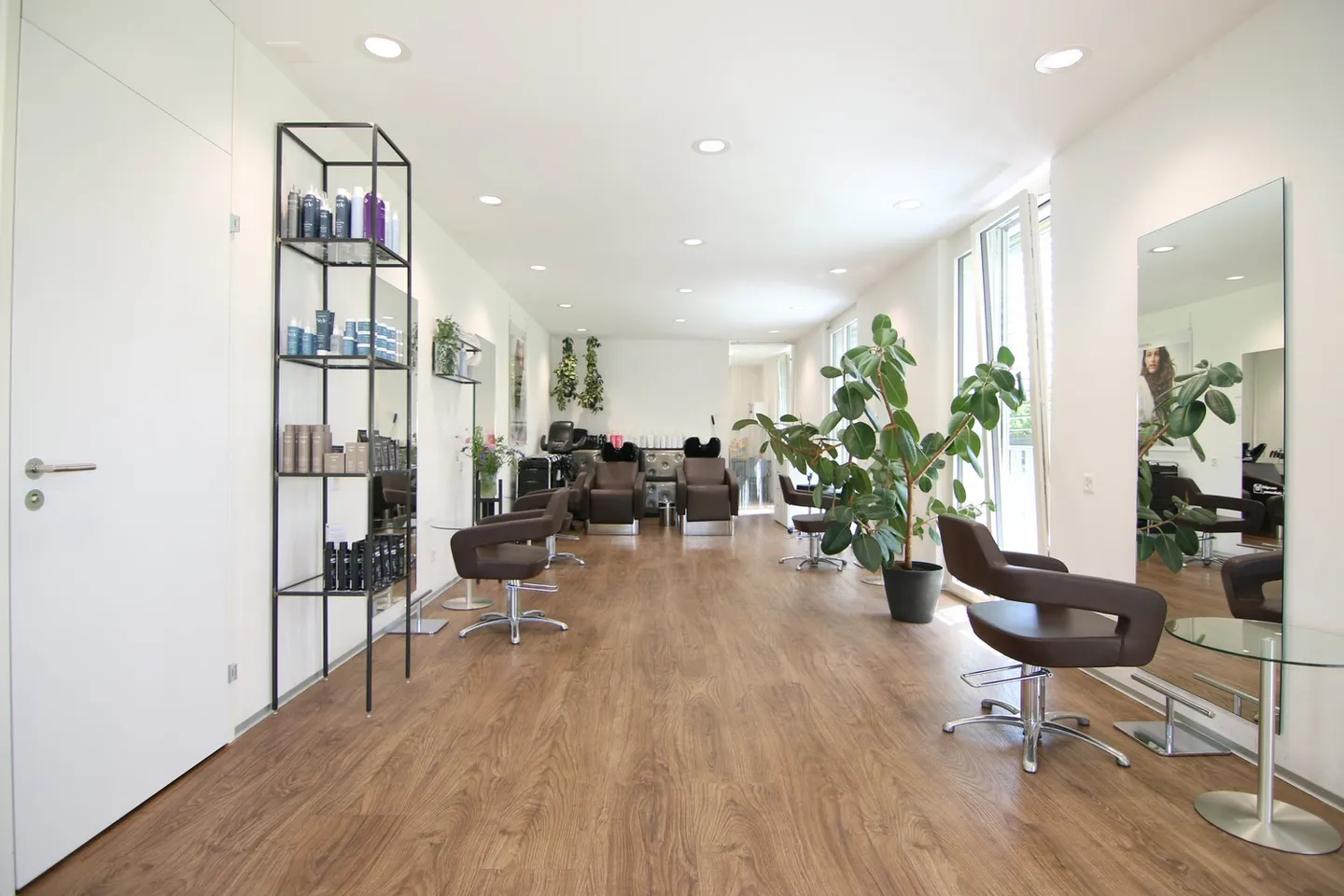 Attraktiver Gewerberaum im Dorfzentrum - vielseitig nutzbar - Foto 1 von 8